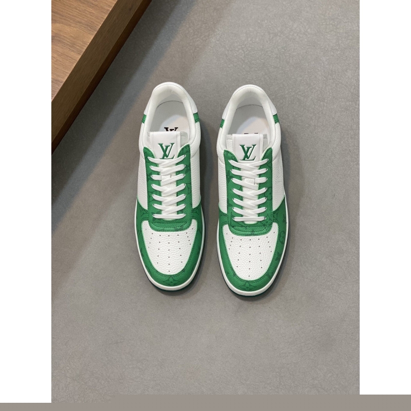 l**is V*t*n sneakers